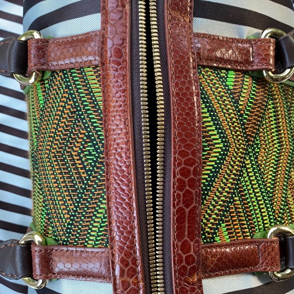 Henri Bendel NWT B&W Plus Barrel Woven Artdeco Bag - Picture 9 of 17